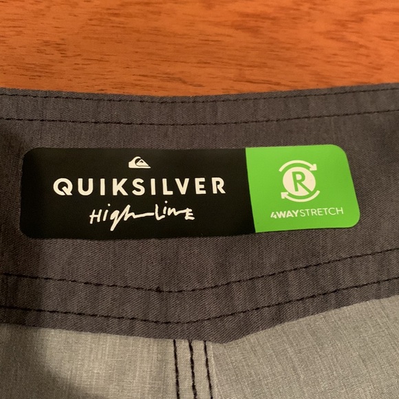 Quicksilver Men’s Board Shorts - Picture 2 of 11